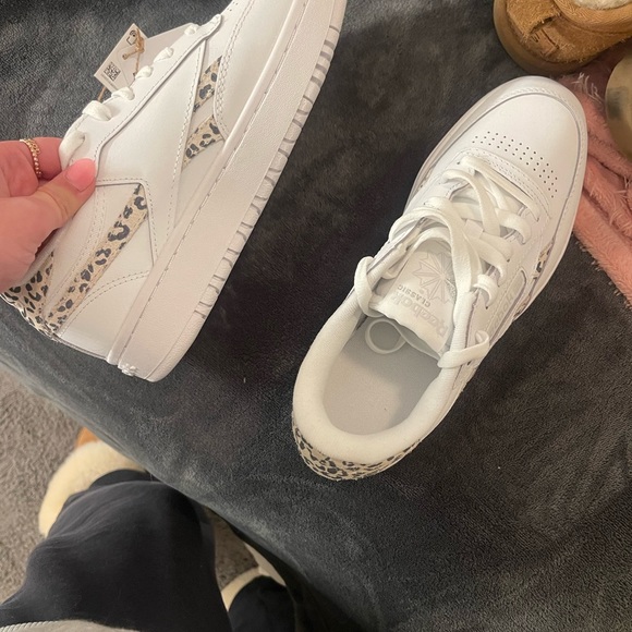 reebox shoes never worn 7.5 - Picture 3 of 3